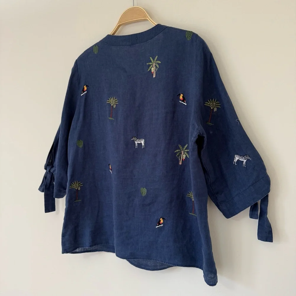 Vilagallo Navy Linen Embroidered Tropical Blouse with Toucan & Palm Motifs Sz 12 - Picture 9 of 13